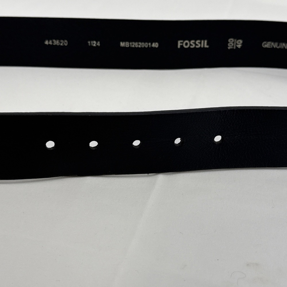 Fossil Mens Black Genuine Leather Belt Silver Buckle Size 40 Casual Career - Picture 6 of 16